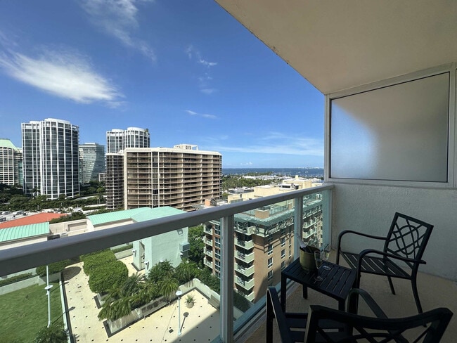 Foto del edificio - 2889 McFarlane Rd