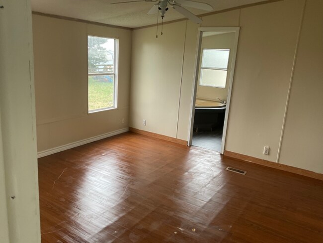 Foto del edificio - 104 Hillside Ct