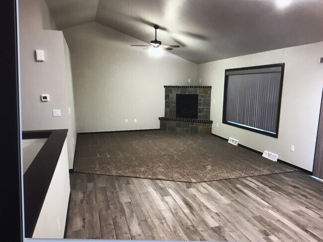Foto del edificio - 3581 Veterans Ave