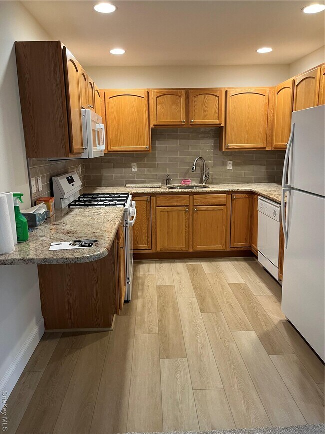 Foto del edificio - 912 Altessa Blvd