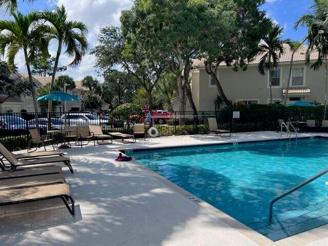 Foto del edificio - 1062 Woodfield Rd
