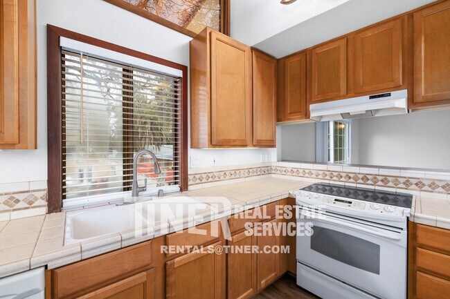 Foto del edificio - 2931 Myrtle Ln