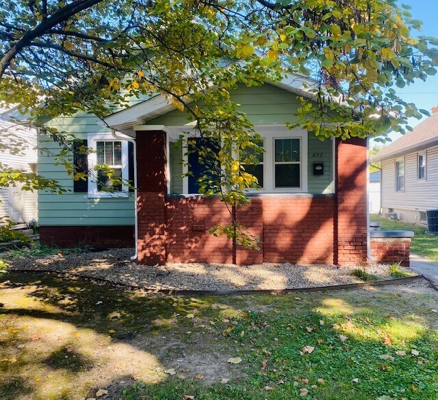 Foto principal - 622 W 43rd St