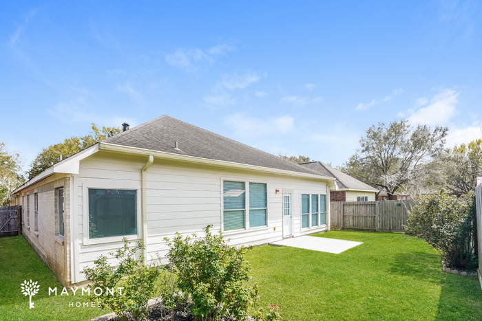 Building Photo - Charming 4-Bedroom Brick Home