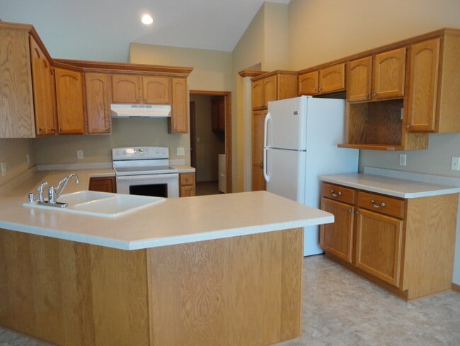 Foto del edificio - 338 Ponderosa Dr