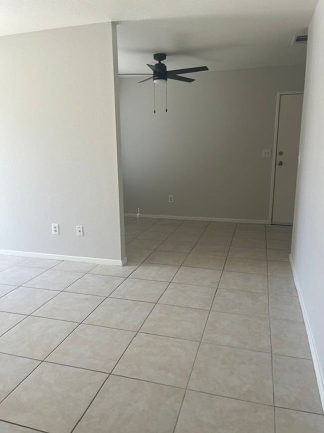 Building Photo - 3106 Brookside Dr