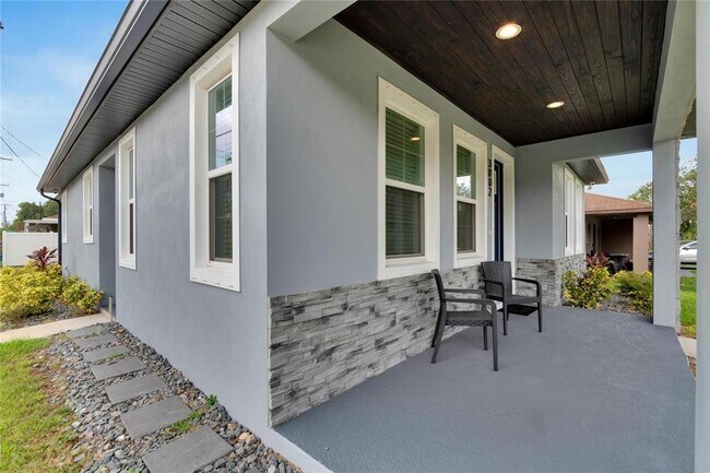 Foto del edificio - 3002 E 38th Ave