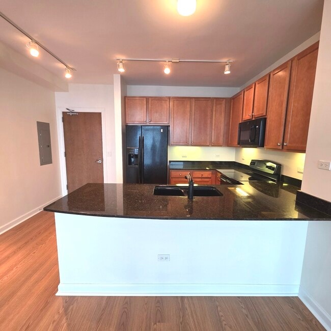 Building Photo - 1841 S Calumet Ave