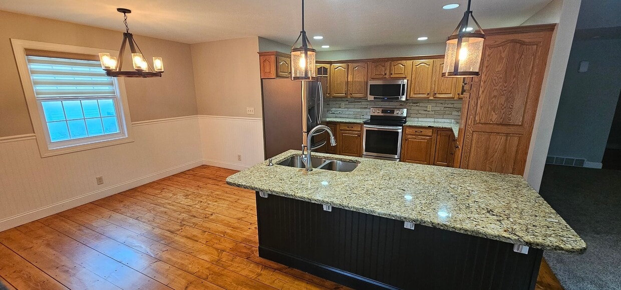 Primary Photo - Welcome to this stunning 4 bedroom, 3 bath...