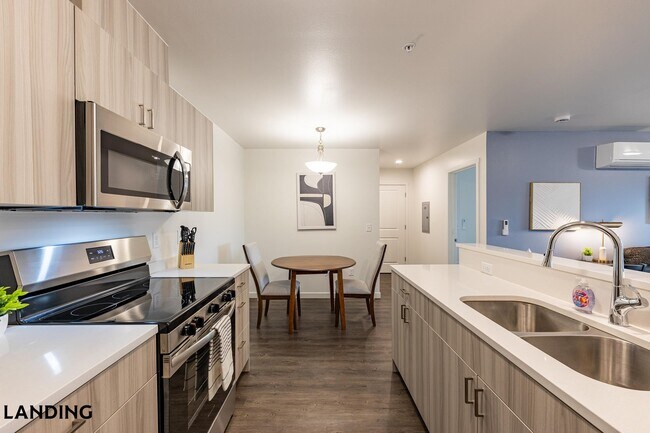 Foto del edificio - 355 Bradley Blvd