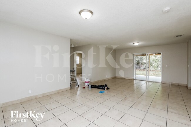 Building Photo - 420 NW 42nd St