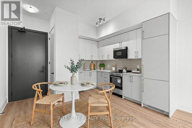 Building Photo - 2075 King Rd