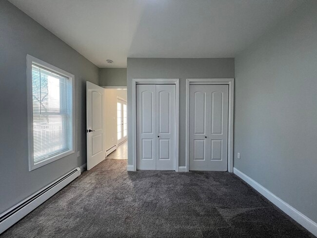 Building Photo - 318 Main St