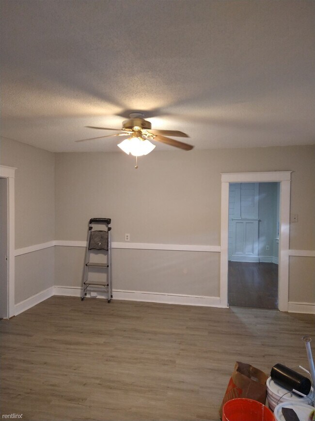 Foto del edificio - 3 br, 1 bath Triplex - 124 Tremont Street ...