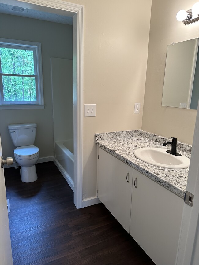 Building Photo - 184 Walker Ln