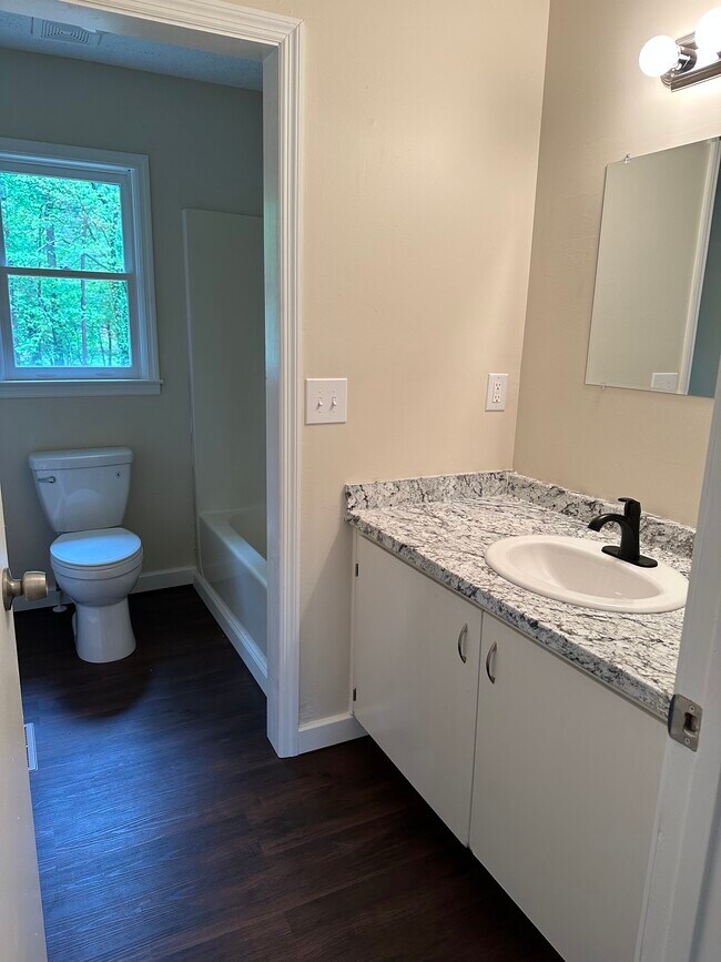 Foto del edificio - 184 Walker Ln