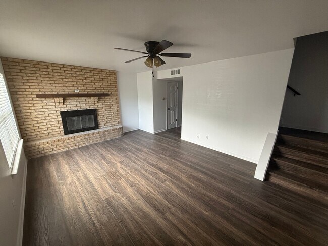 Foto del edificio - 2938 Gossett Dr