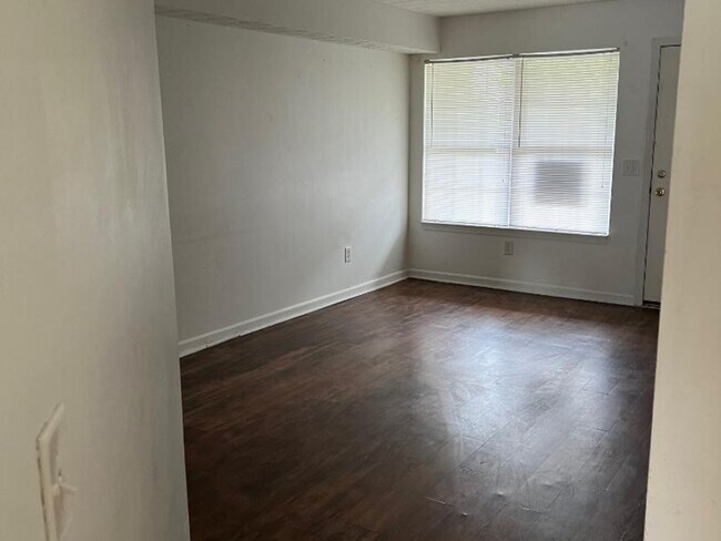 Foto del edificio - 4217 Carson Ln