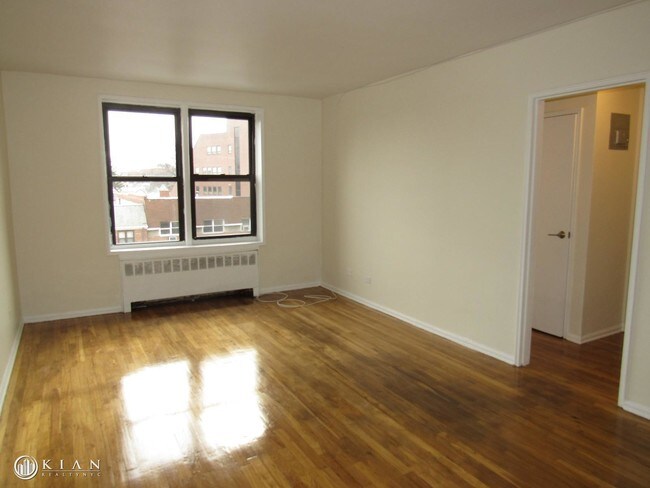 Building Photo - 14345 Sanford Ave