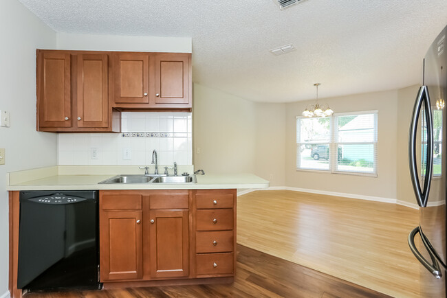 Building Photo - 3 Bedroom Jacksonville Home