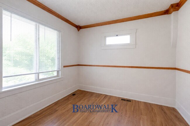 Foto del edificio - Beautiful 4 Bed 2 Bath SLC home!