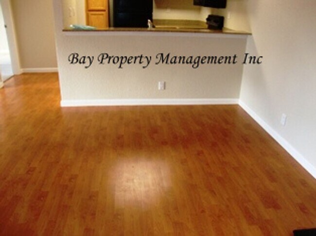 Foto del edificio - **Beautiful 2-Bedroom Condo in the gated L...