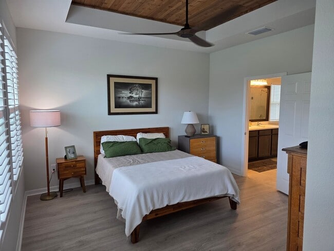 Building Photo - Three Bedroom / 2 Bath House - Waterset