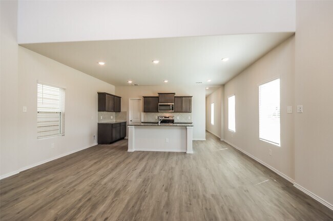 Building Photo - 15242 Estrella Rd W
