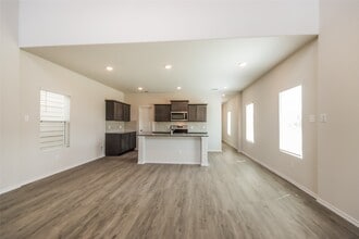 Building Photo - 15226 Estrella Rd W