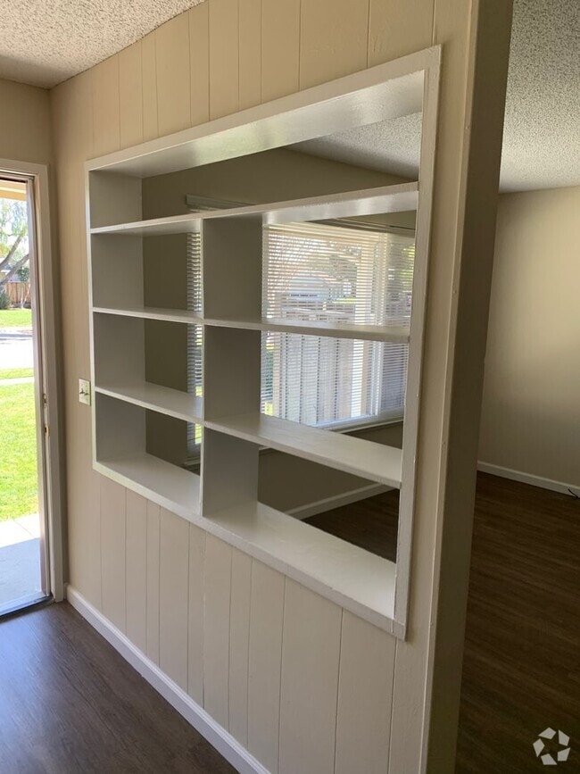 Building Photo - 5809 Comanche Dr