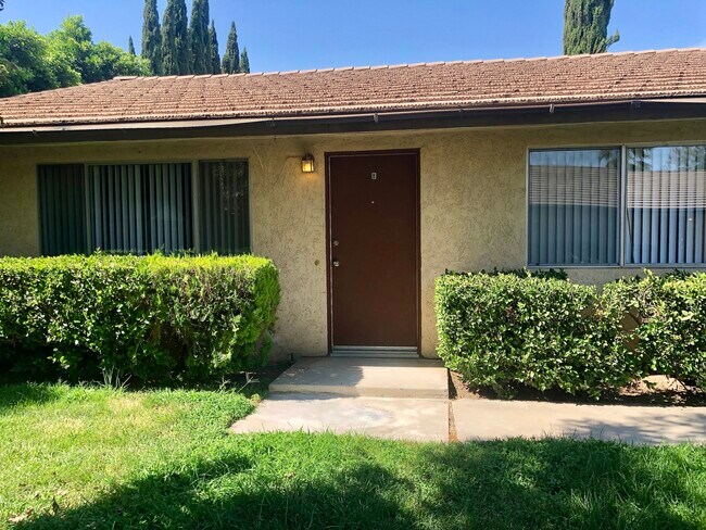 Building Photo - 8454 Almond Ave