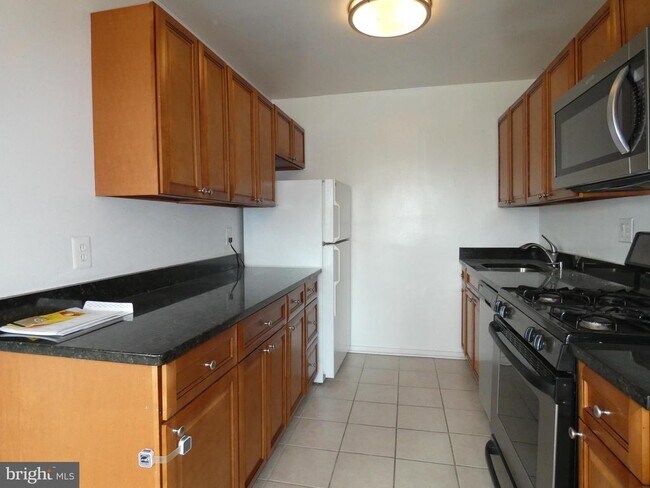 Foto del edificio - 1300 S Arlington Ridge Rd