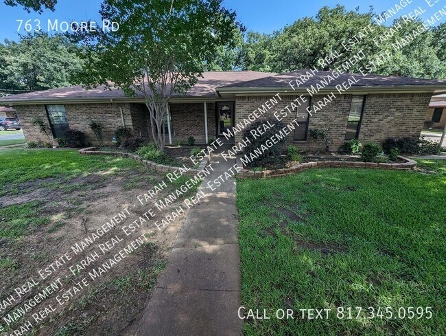 Foto del edificio - 763 Moore Rd