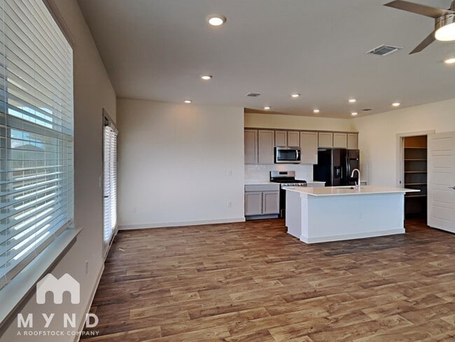 Building Photo - 3029 Egan Dr