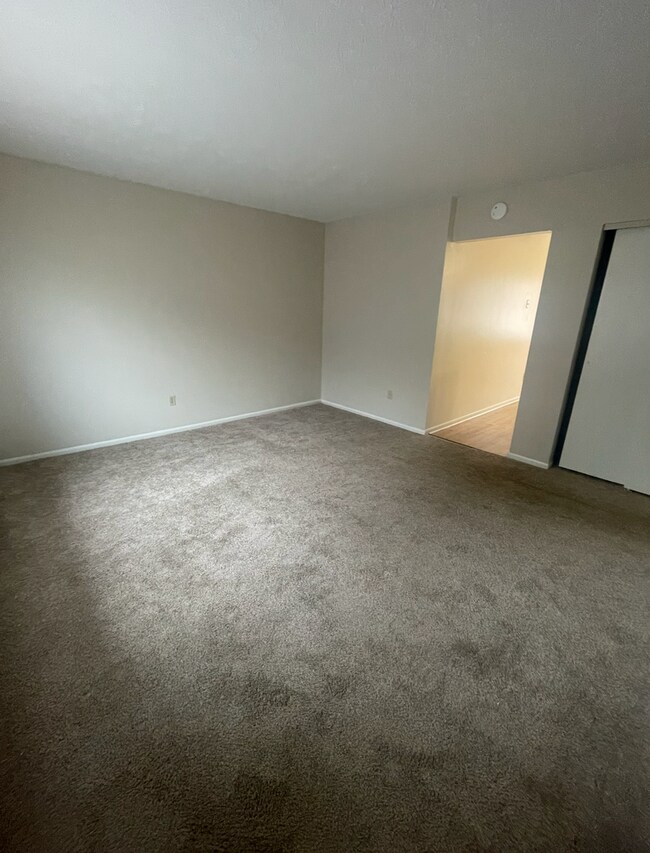 Foto del edificio - 2450-2452 Hiawatha St