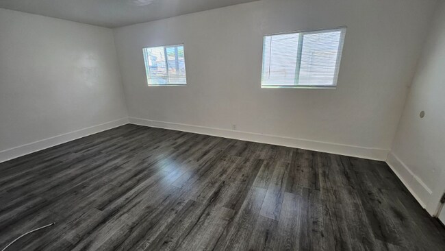 Foto del edificio - 4415 Burns Ave