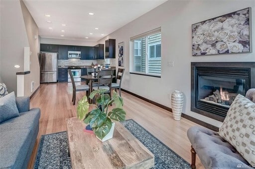 Stunning 3 Bedroom Townhouse in Fremont! - Stunning 3 Bedroom Townhouse in Fremont!