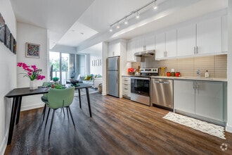 Interior Photo - 3030 Pharmacy Avenue