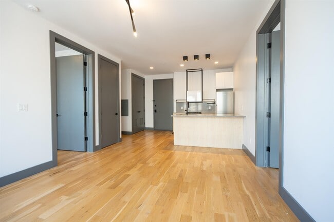 Building Photo - 424 Arlington Ave