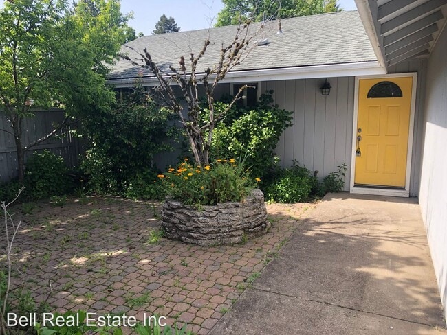 Foto del edificio - 3 br, 2 bath House - 2498 Blackburn St.