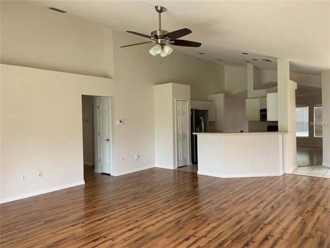 Building Photo - 6518 Bridgecrest Dr