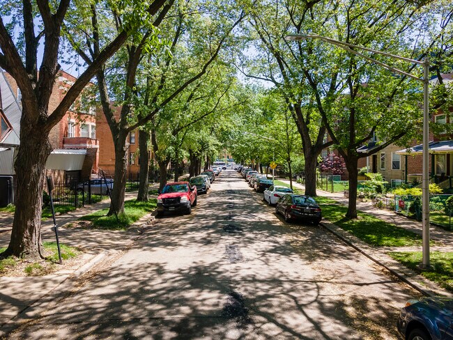 Foto del edificio - 1252 W Carmen Ave