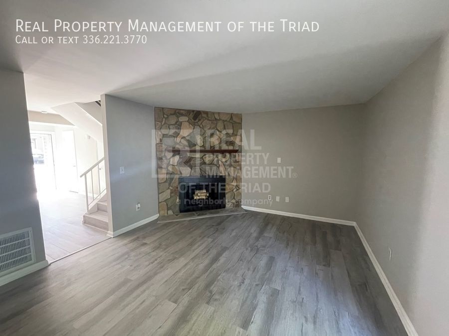 Primary Photo - 2 Bedroom, 2 1/2 Bath Townhouse in Winston...