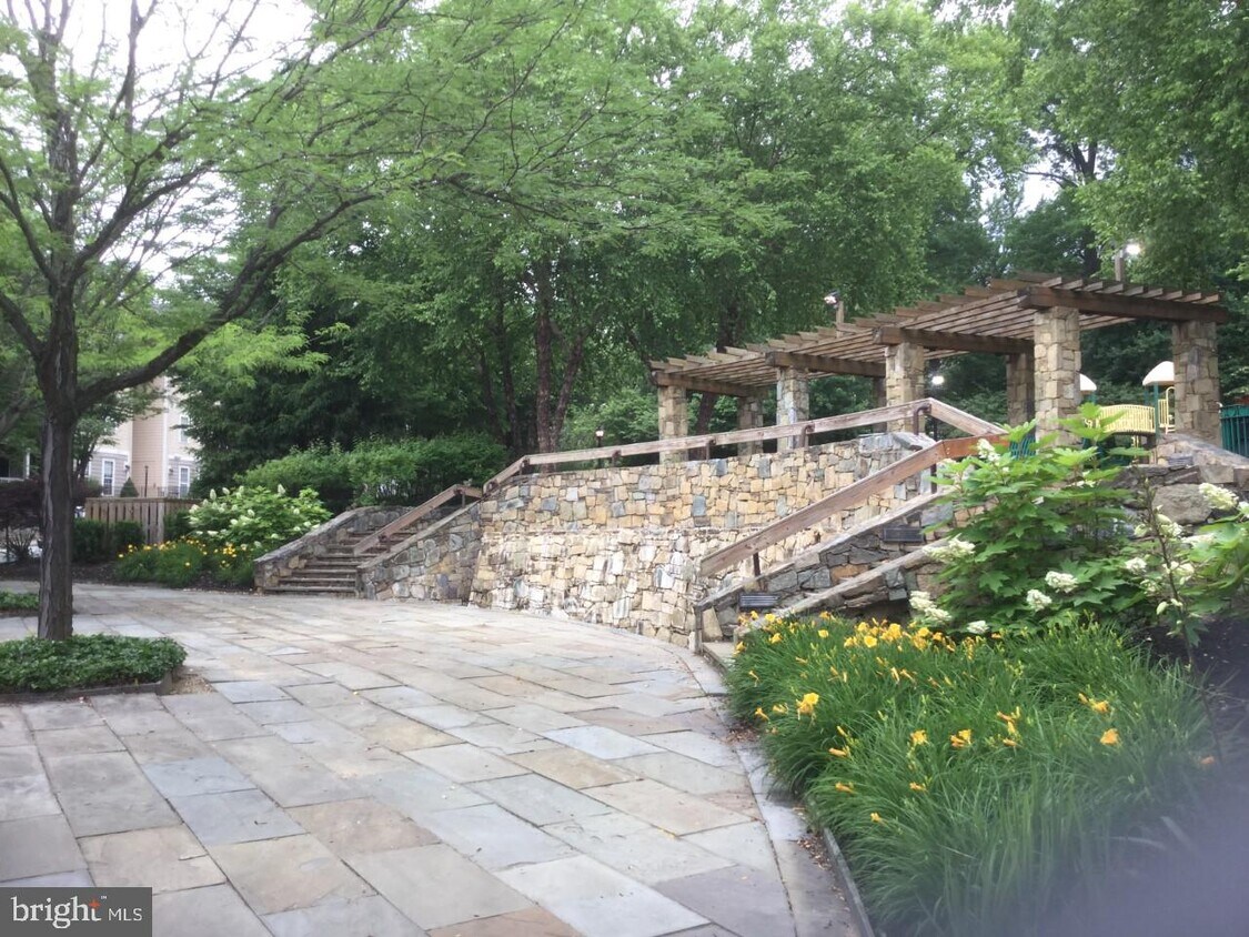 Foto principal - 18003 Cloppers Mill Terrace
