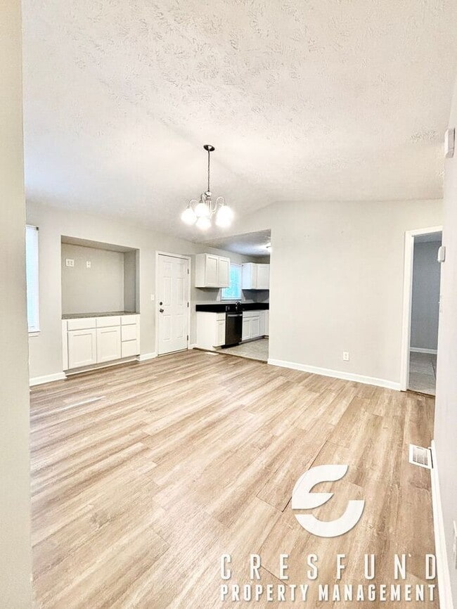 Foto del edificio - Coziest 3 Bed, 2 Bath - 15 MINUTES FROM YA...