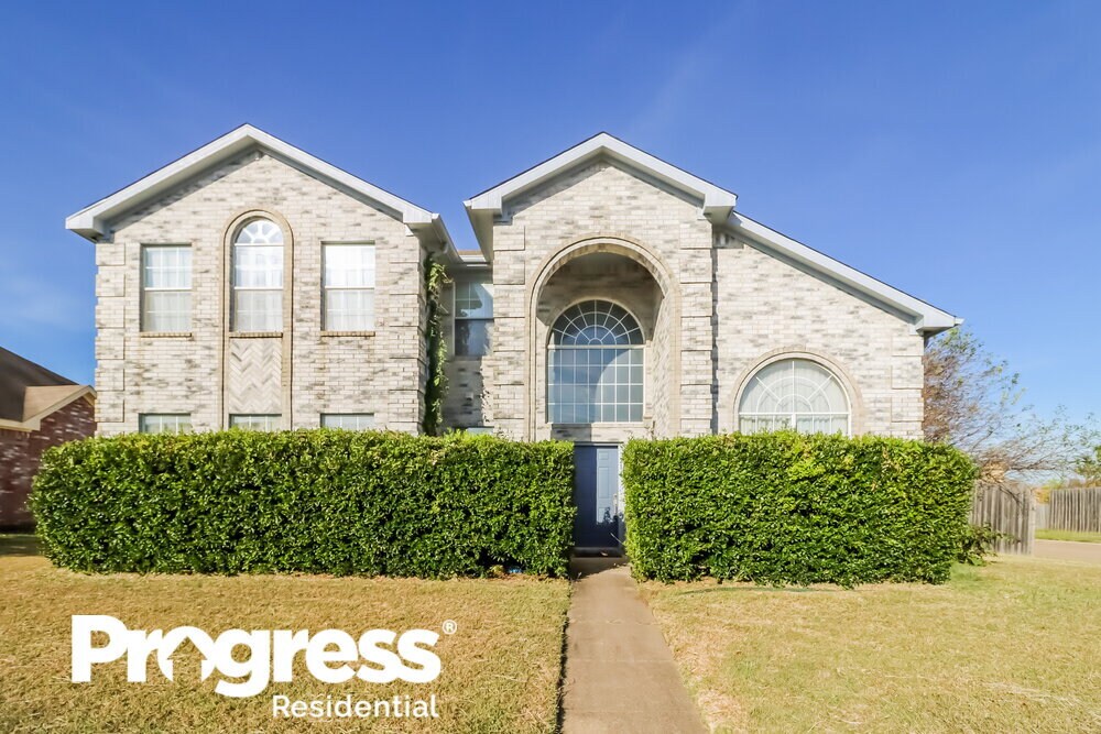 214 N Waterford Oaks Dr, Cedar Hill, TX 75104 House for Rent in Cedar