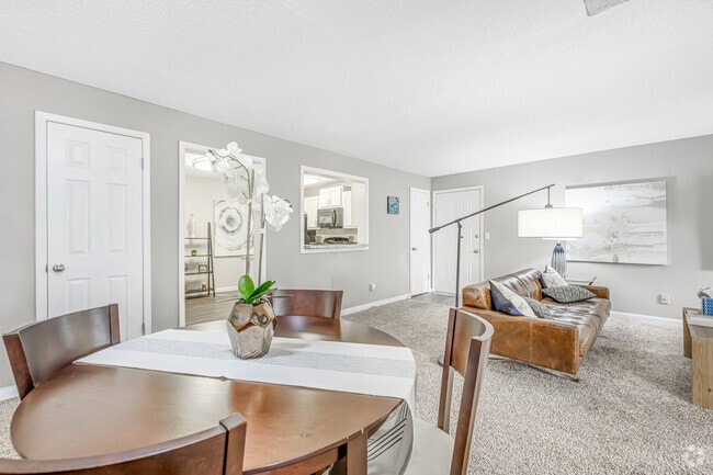 El Peachtree, 2 habitaciones, 2 baños - 1456 pies cuadrados - Comedor - Avenues at Holcomb Bridge