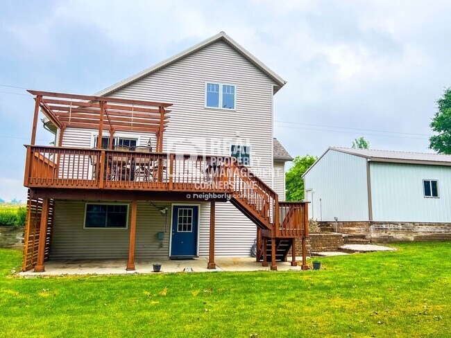 Foto del edificio - COMING SOON!  Spacious Country Home with H...