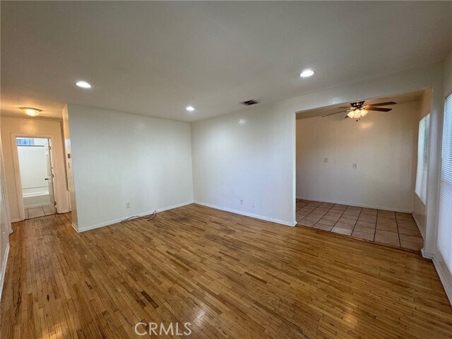 Foto del edificio - 1372 W 36th St