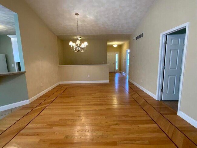 Building Photo - 90 Oak Pointe Cir